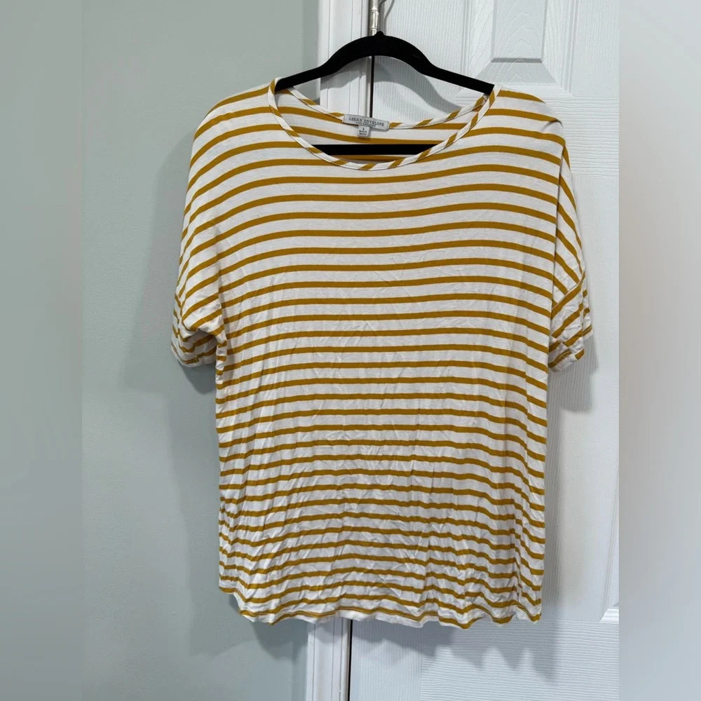 Green Envelope Los Angeles Women’s Large Short sleeve top yellow and white